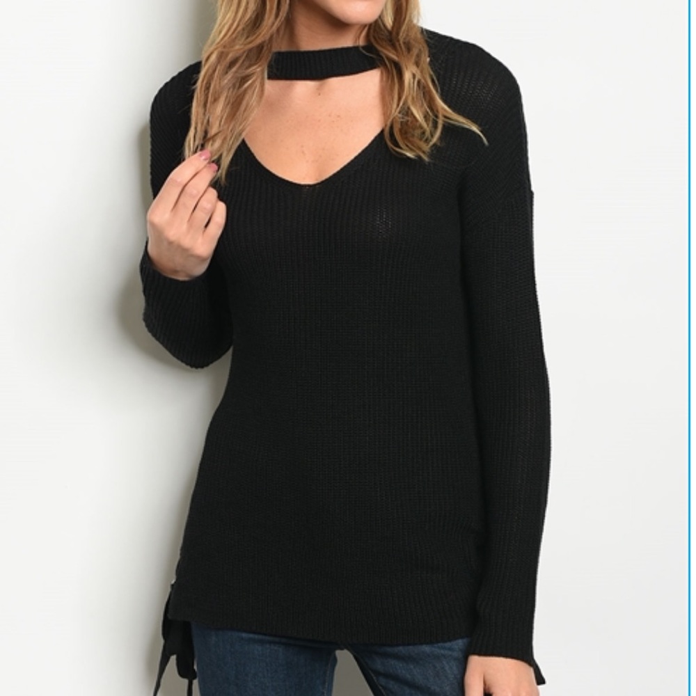 Black Chocker Sweater